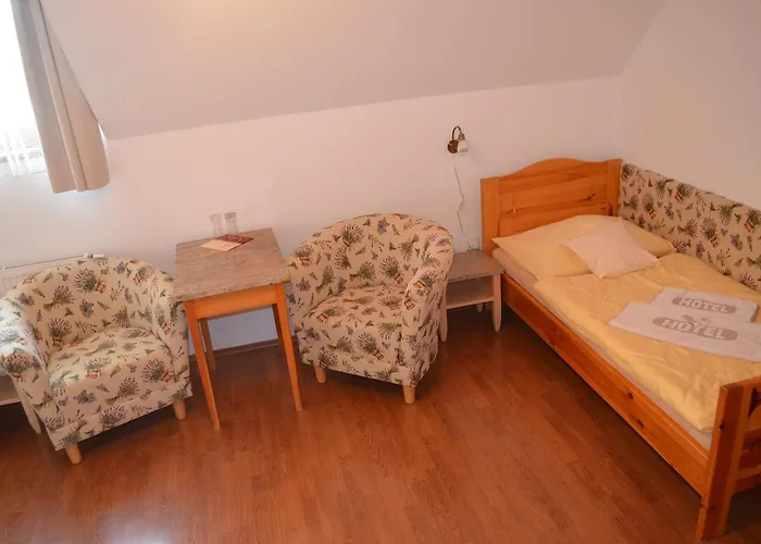 Tri Vezicky Hotel Střítež
